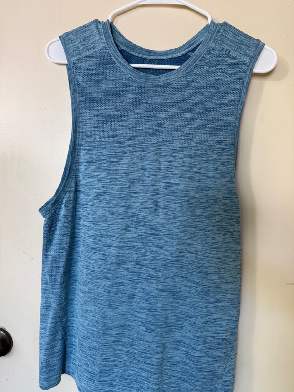 Lululemon muscle tank